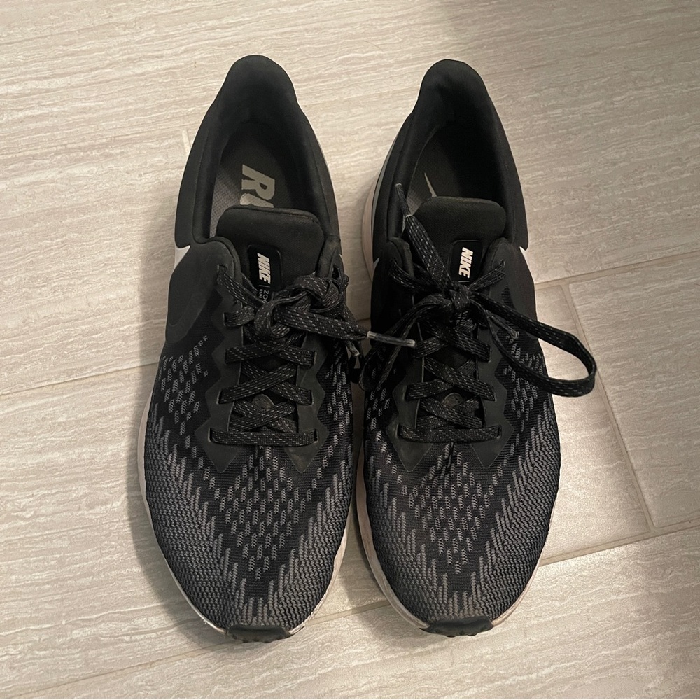 Nike Men’s Zoom Winflo Running Shoes